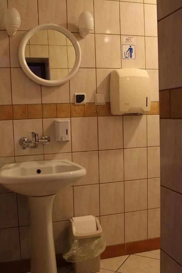 Bar Malwa Motel Aleksandrów Łódzki Eksteriør billede