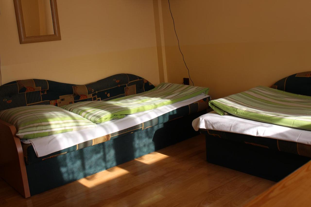 Bar Malwa Motel Aleksandrów Łódzki Eksteriør billede