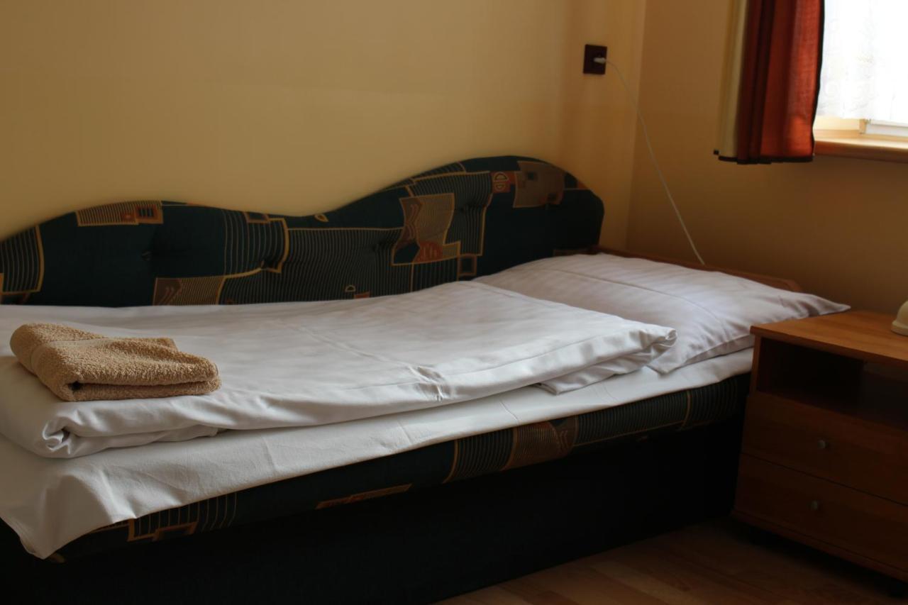 Bar Malwa Motel Aleksandrów Łódzki Eksteriør billede