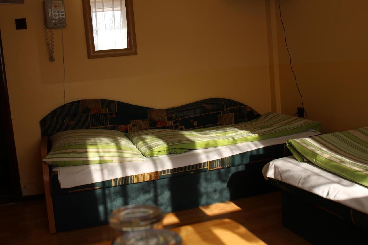 Bar Malwa Motel Aleksandrów Łódzki Eksteriør billede