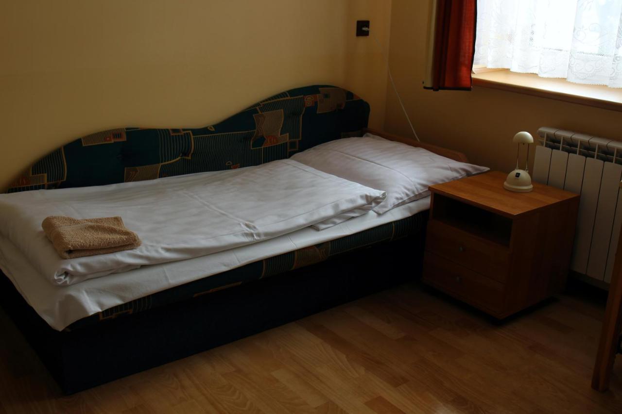 Bar Malwa Motel Aleksandrów Łódzki Eksteriør billede