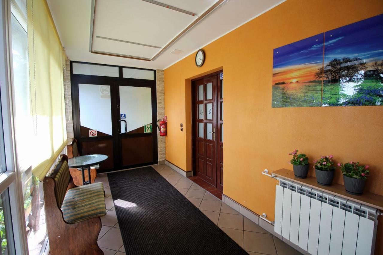 Bar Malwa Motel Aleksandrów Łódzki Eksteriør billede